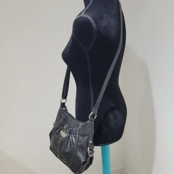 Nine West Women's Vintage Vegan Leather Crossbody Bag Purse Black Silver Zipper - Picture 5 of 13